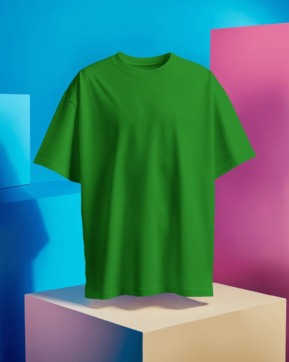 Men Solid Green Regular T-Shirt.
