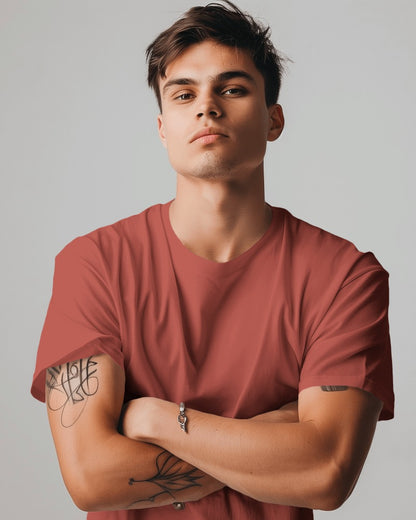 Men Solid Red Regular T-Shirt.